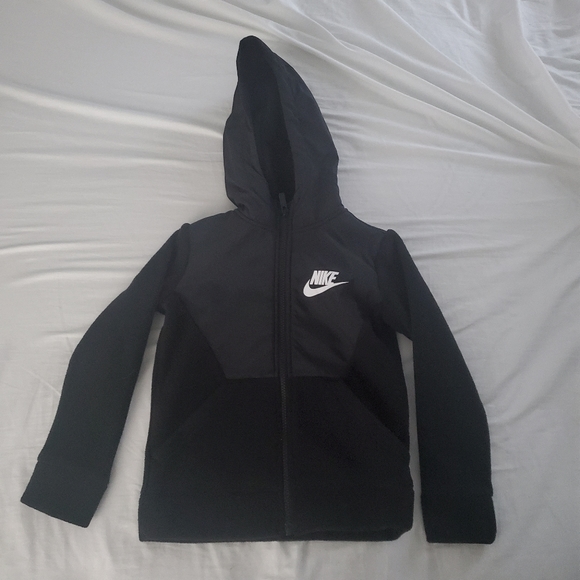 nike upper jacket